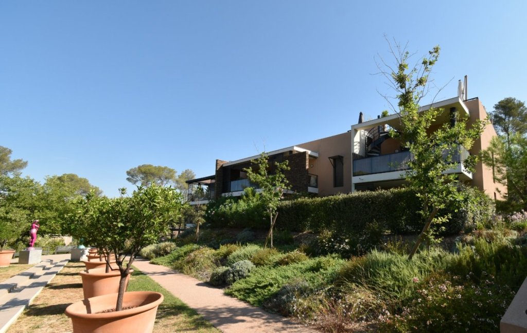 APPARTEMENT T3 A VENDRE - ST RAPHAEL - 72.76 m2 - 540�000�&euro;