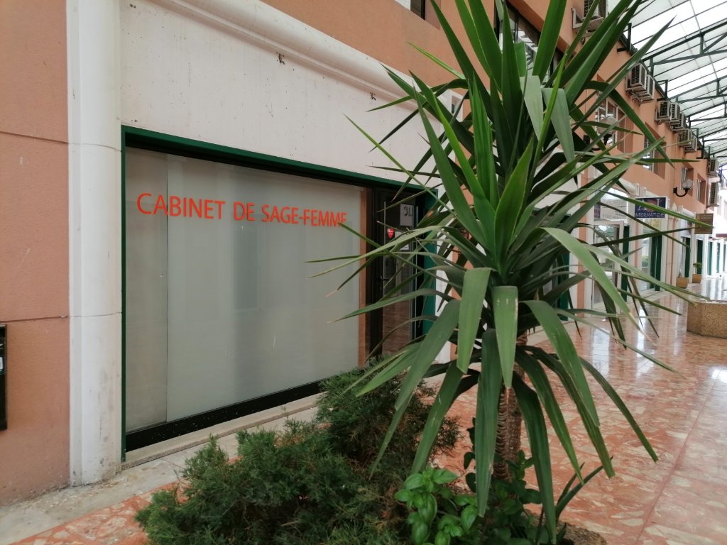 Local commercial, 98m� A VENDRE - TOURRETTES - 106.62 m2 - 199�000�&euro; 