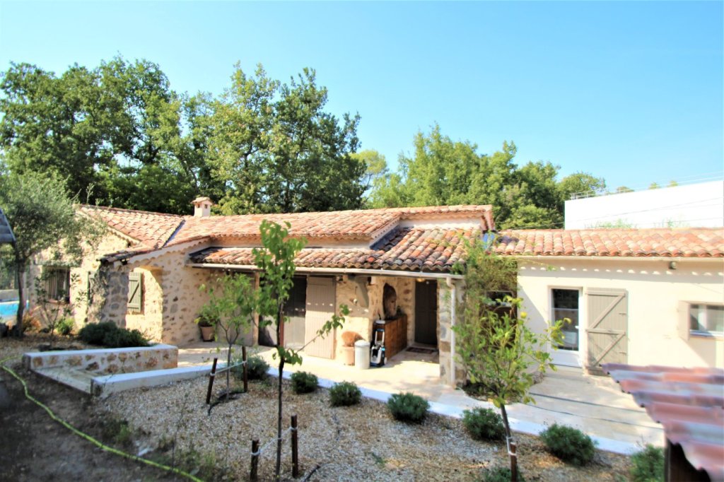 MAISON A VENDRE - BAGNOLS EN FORET - 125 m2 - 536�000�&euro;