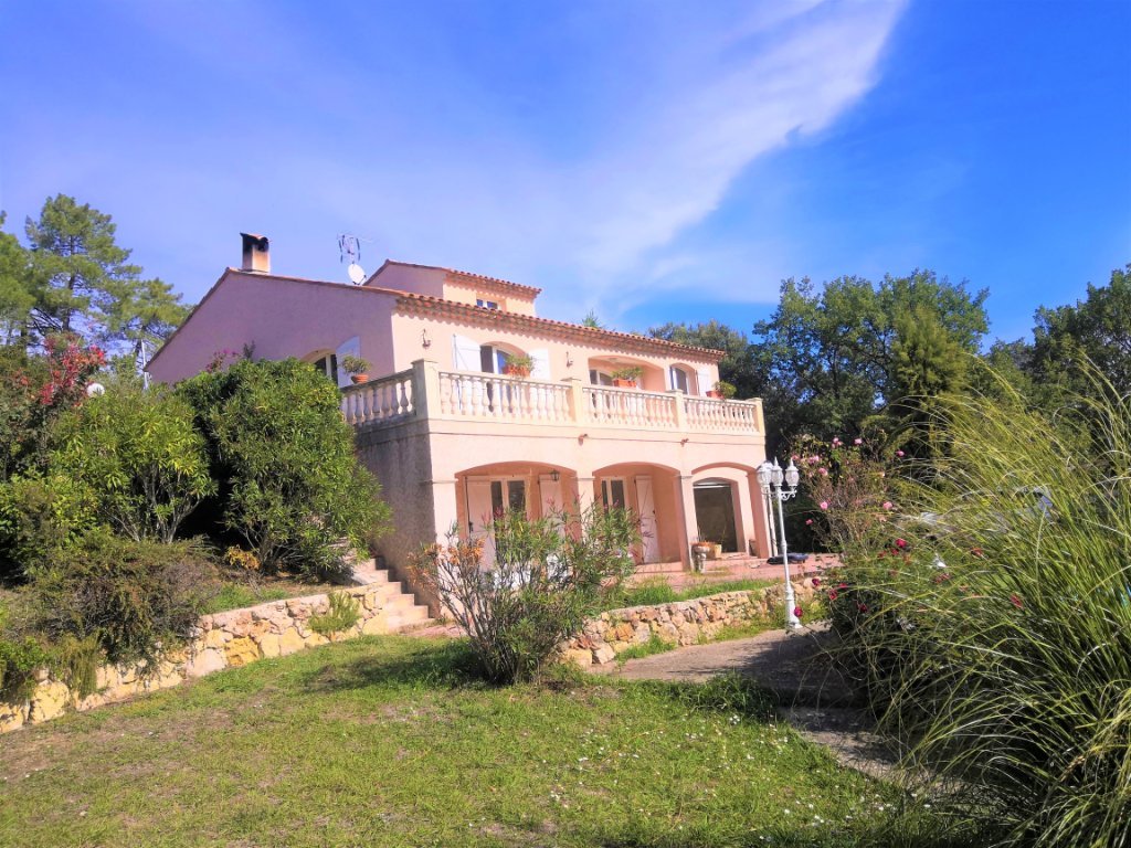 MAISON A VENDRE - MONTAUROUX - 167 m2 - 650�000�&euro;