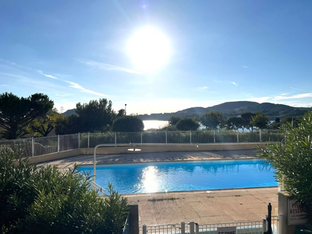 APPARTEMENT T3 A VENDRE - ST RAPHAEL - 43 m2 - 325�000�&euro;