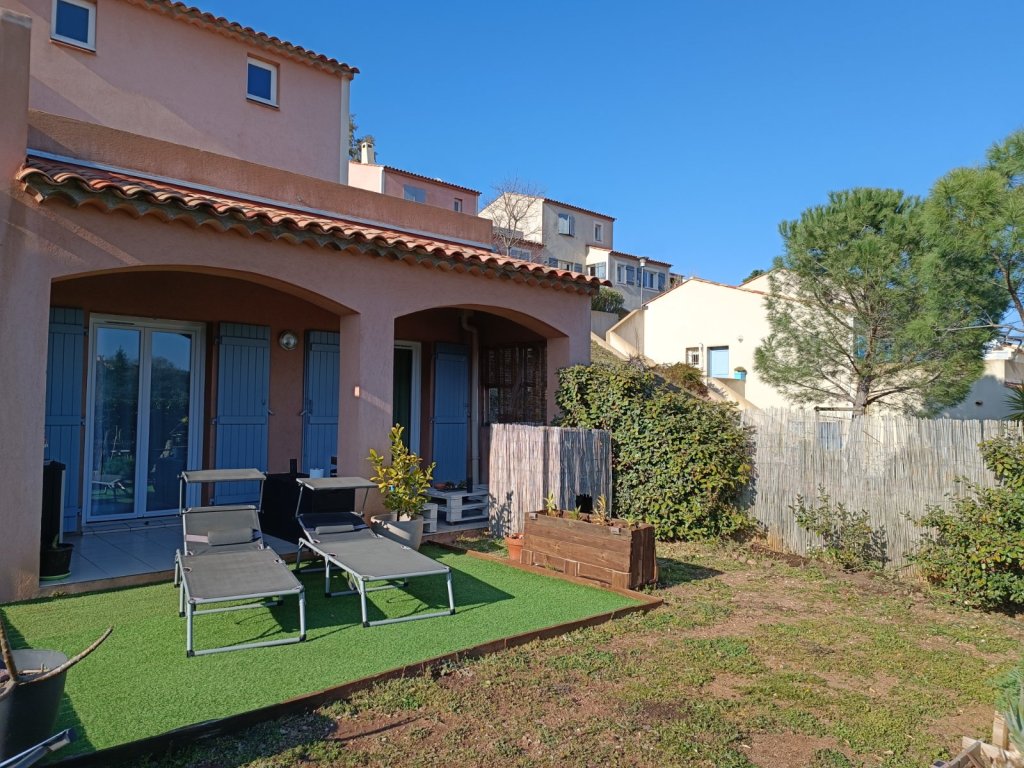 Un appartement type 3 en RDJ A VENDRE - ROQUEBRUNE SUR ARGENS Sainte Candie - 78.19 m2 - 326�000�&euro;