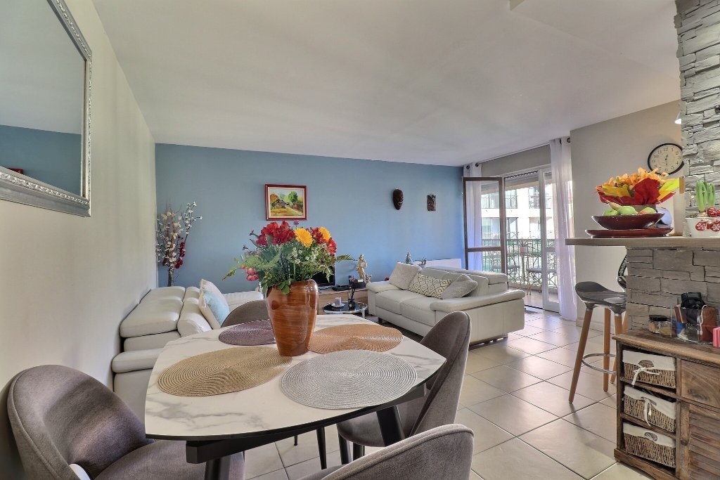 APPARTEMENT A VENDRE - FREJUS - 68.23 m2 - 250�000�&euro;