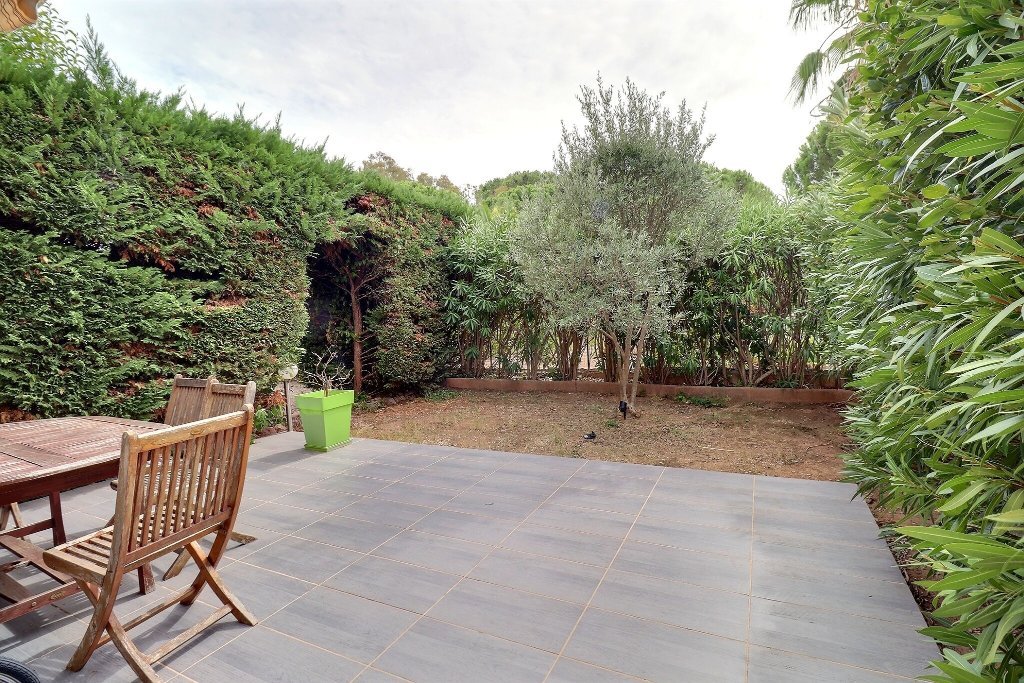 APPARTEMENT T4 A VENDRE - FREJUS - 100 m2 - 418�500�&euro;