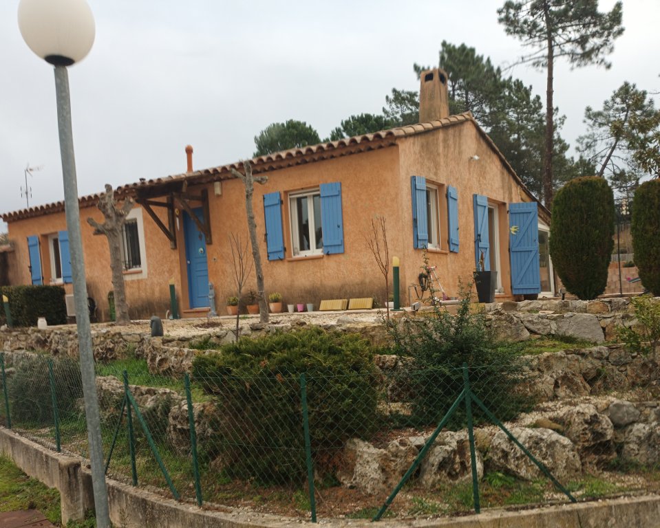 Jolie maison de plain pied A VENDRE - MONTAUROUX - 93 m2 - 422�000�&euro;