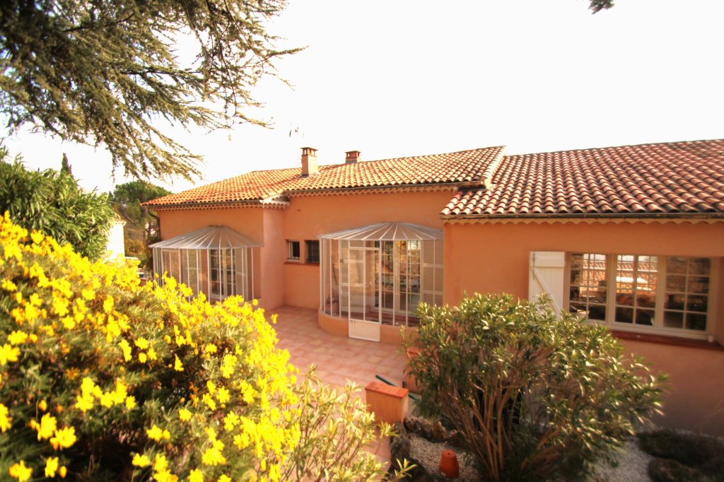 MAISON - MONTAUROUX - 110 m2 - VENDU