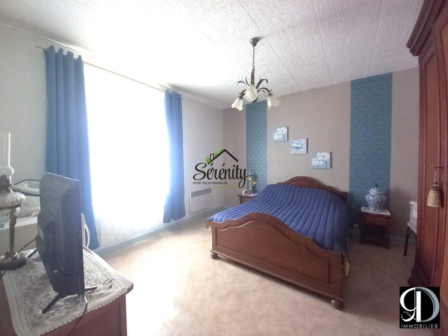 Maison de plain-pied avec vue et piscine - MONTAUROUX - 156 m2 - VENDU