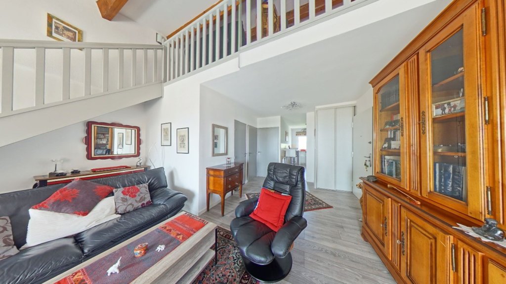 APPARTEMENT T3 A VENDRE - ST RAPHAEL - 65 m2 - 260�000�&euro;